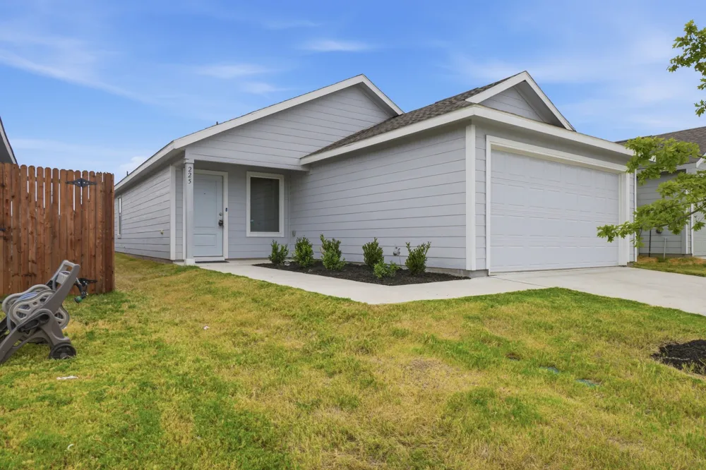 225 Poplar Place Wilmer, TX 75172