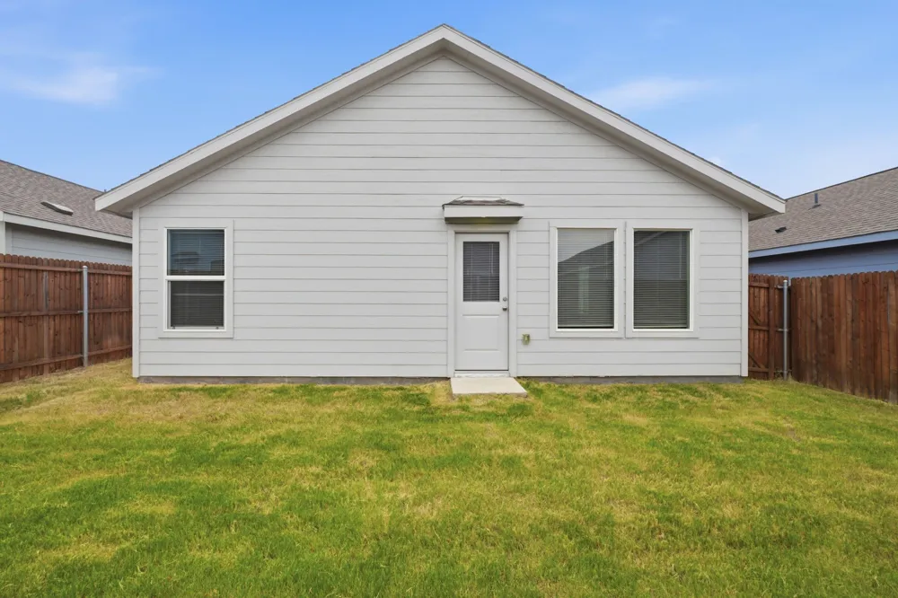 225 Poplar Place Wilmer, TX 75172