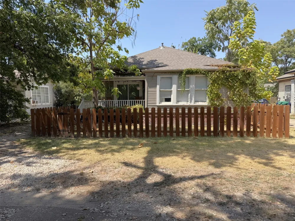912 Oakland Street Denton, TX 76201