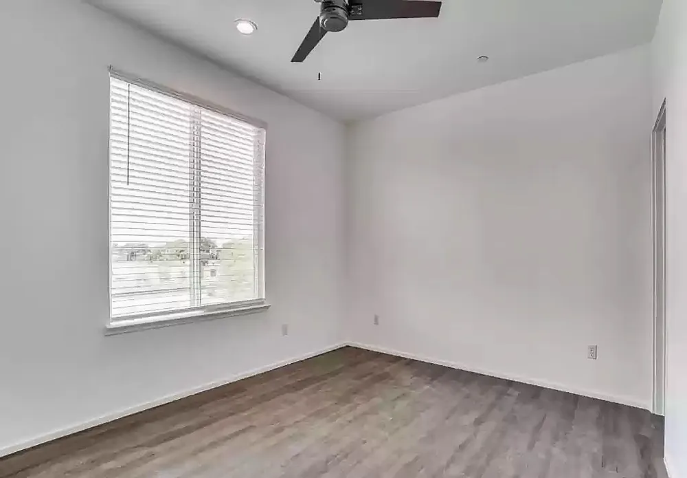 3275 Dallas Street #205 Dallas, TX 75210