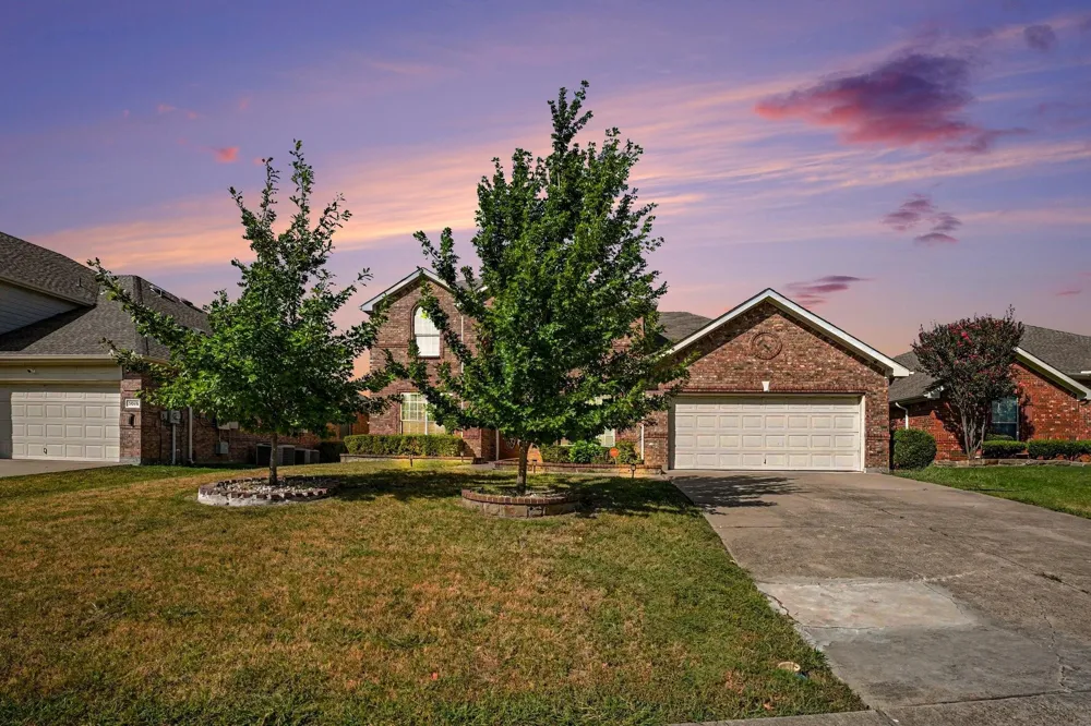 3023 Riverwood Lane Grand Prairie, TX 75052
