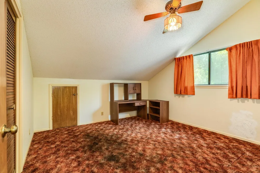 204 Sleepy Hollow Drive Lake Jackson, TX 77566