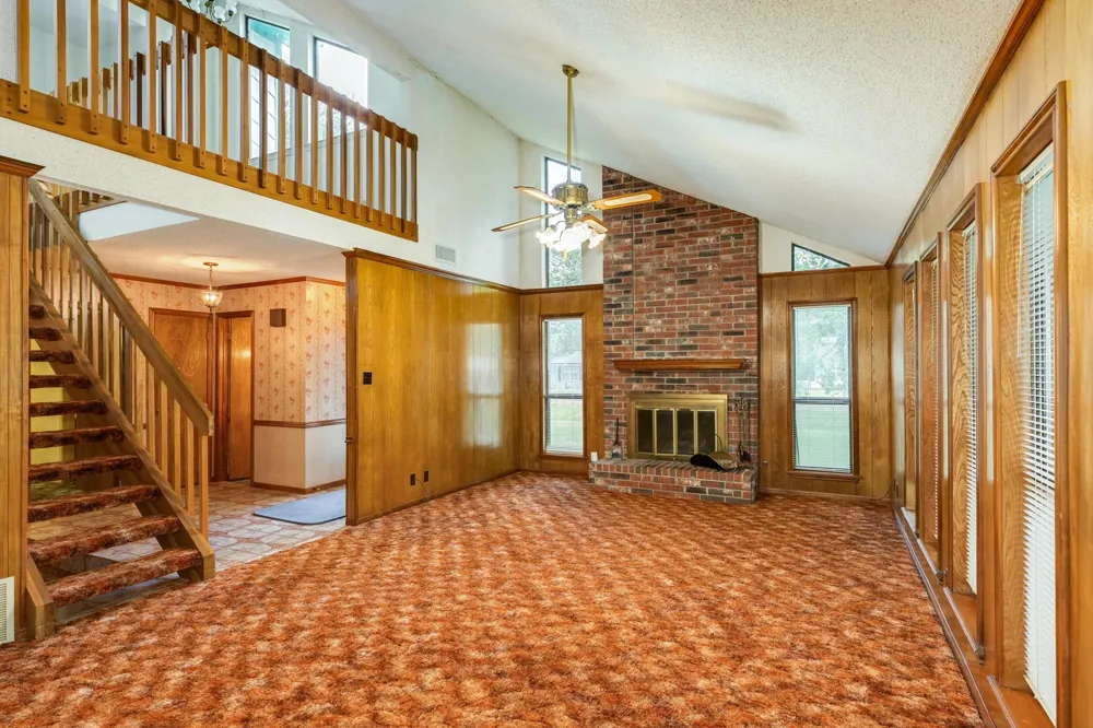 204 Sleepy Hollow Drive Lake Jackson, TX 77566
