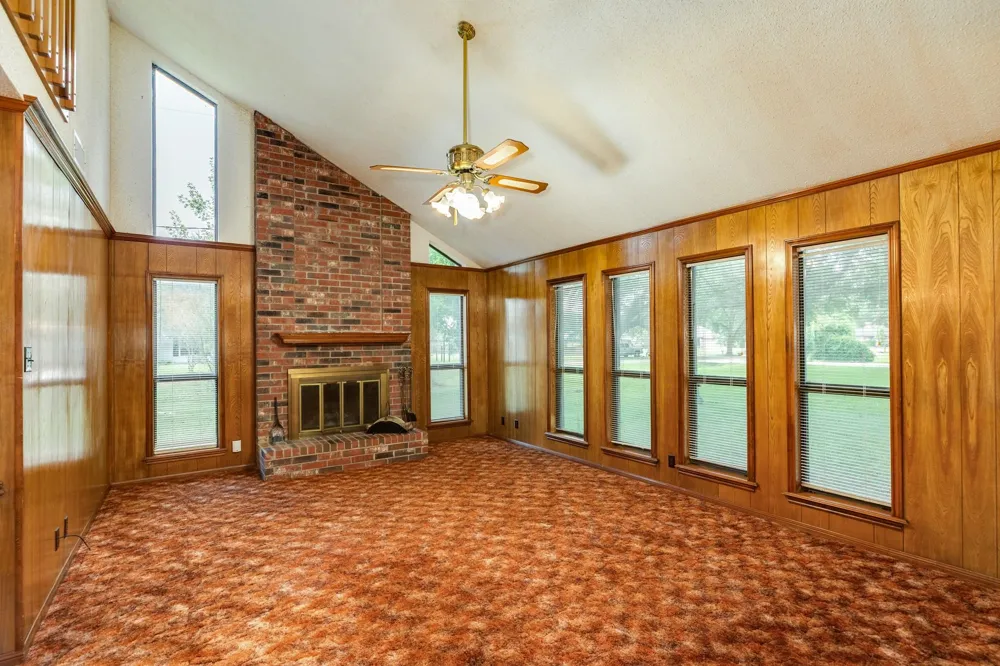 204 Sleepy Hollow Drive Lake Jackson, TX 77566