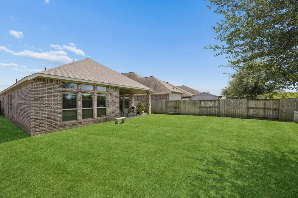 9230 Eckert Road Iowa Colony, TX 77583