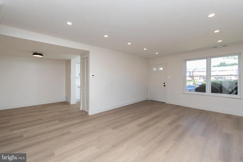 2040 HARBOUR DRIVE Palmyra, NJ 08065