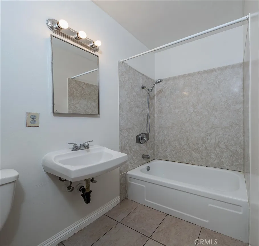 23051 Cavanaugh Road Lake Forest, CA 92630
