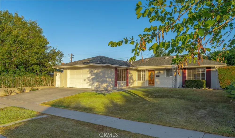 23051 Cavanaugh Road Lake Forest, CA 92630