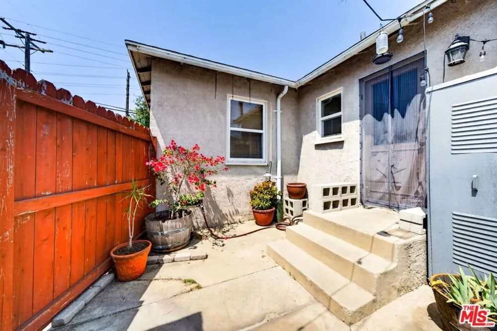 10796 Galvin Street Culver City, CA 90230