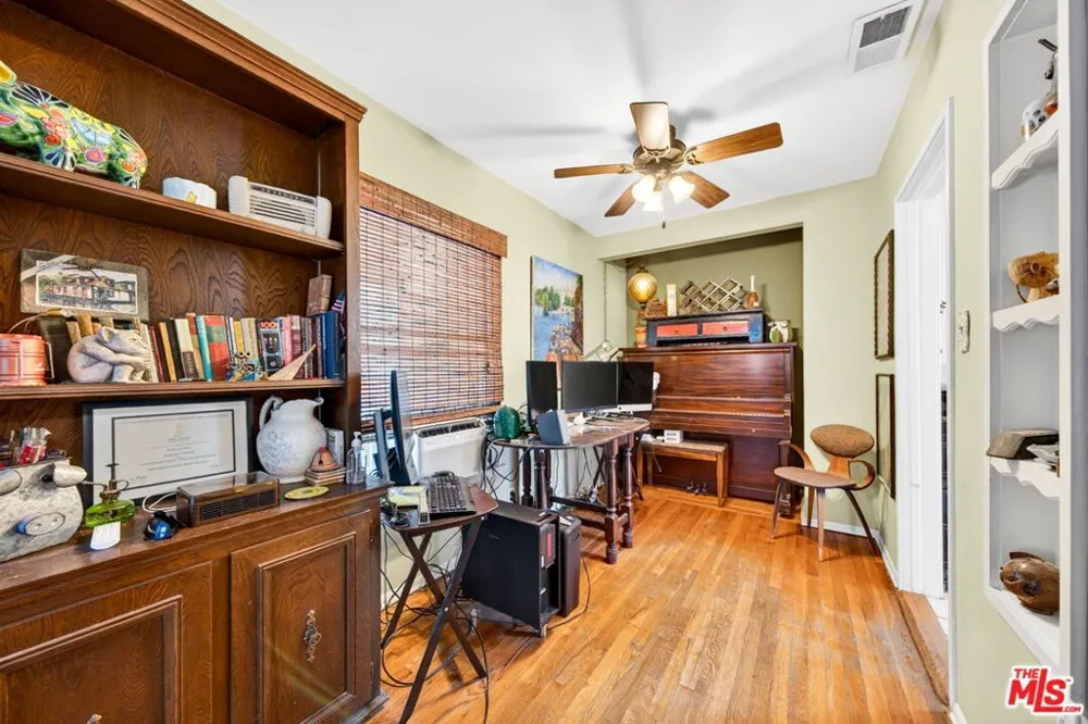 10796 Galvin Street Culver City, CA 90230