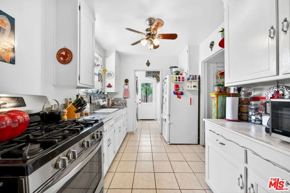 10796 Galvin Street Culver City, CA 90230