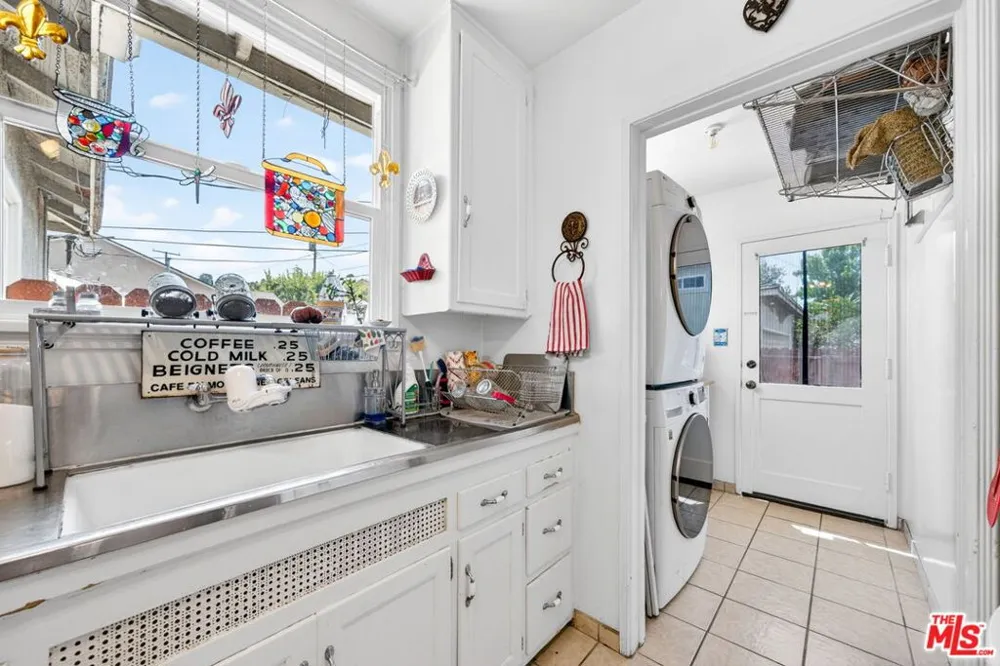 10796 Galvin Street Culver City, CA 90230