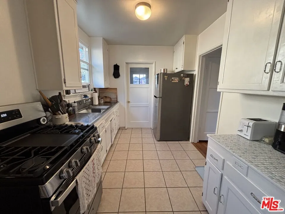 10796 Galvin Street Culver City, CA 90230