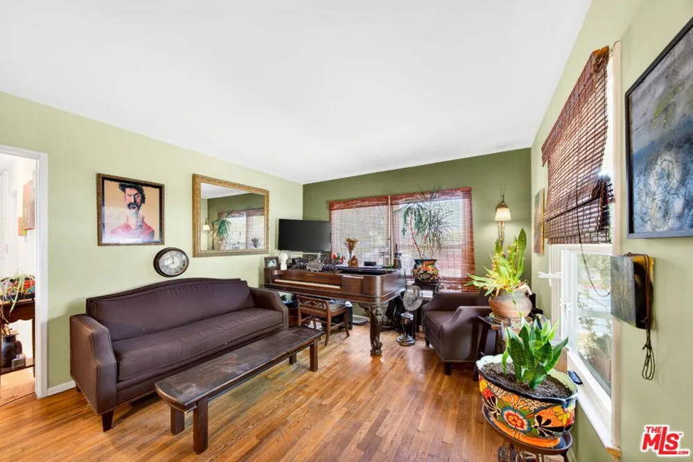 10796 Galvin Street Culver City, CA 90230