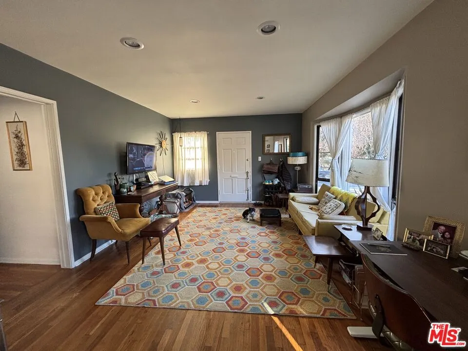 10796 Galvin Street Culver City, CA 90230
