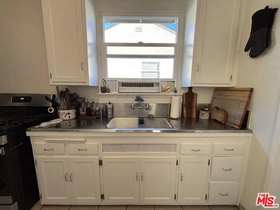10796 Galvin Street Culver City, CA 90230