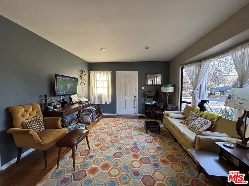 10796 Galvin Street Culver City, CA 90230