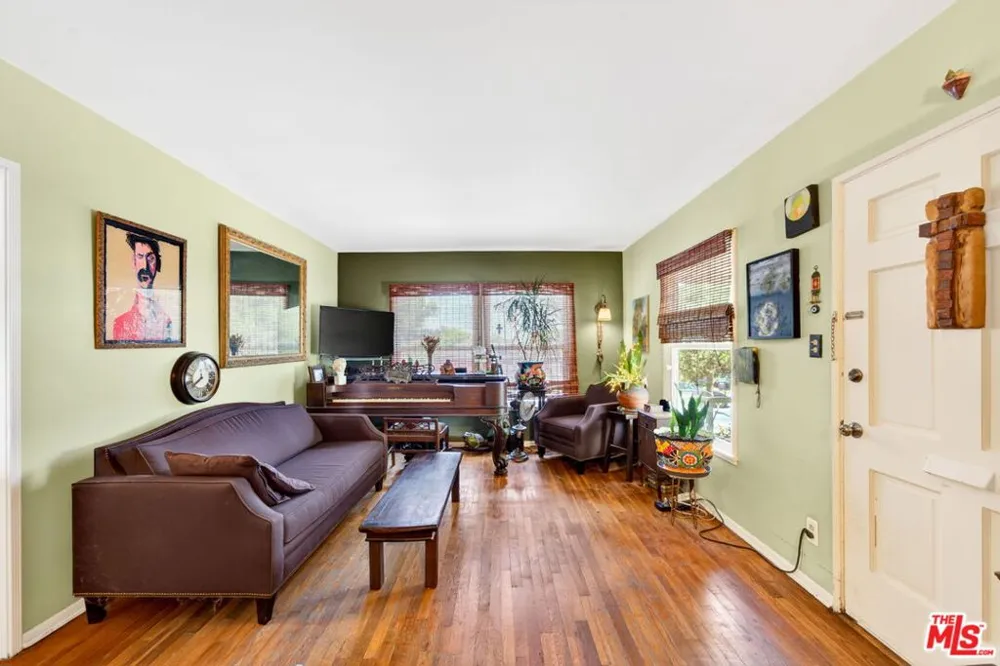 10796 Galvin Street Culver City, CA 90230