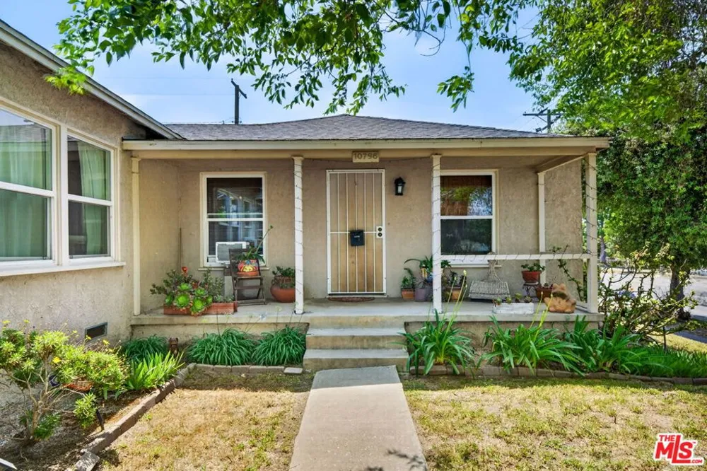 10796 Galvin Street Culver City, CA 90230