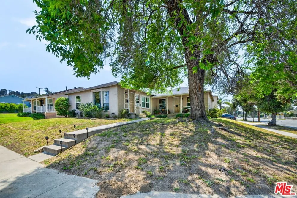 10796 Galvin Street Culver City, CA 90230