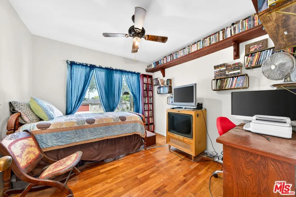 10796 Galvin Street Culver City, CA 90230