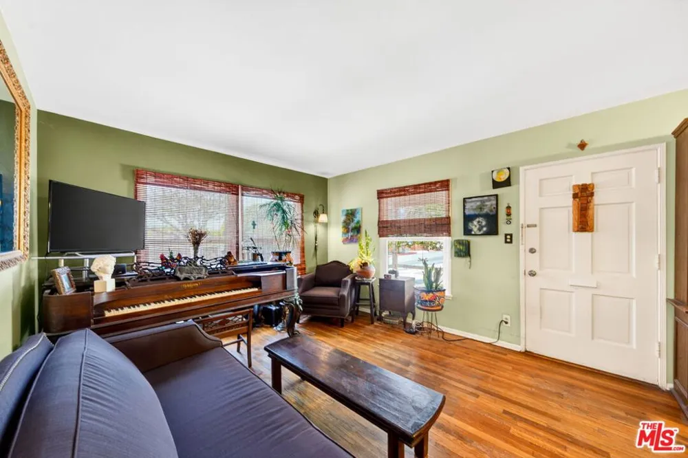 10796 Galvin Street Culver City, CA 90230