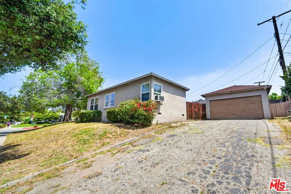 10796 Galvin Street Culver City, CA 90230