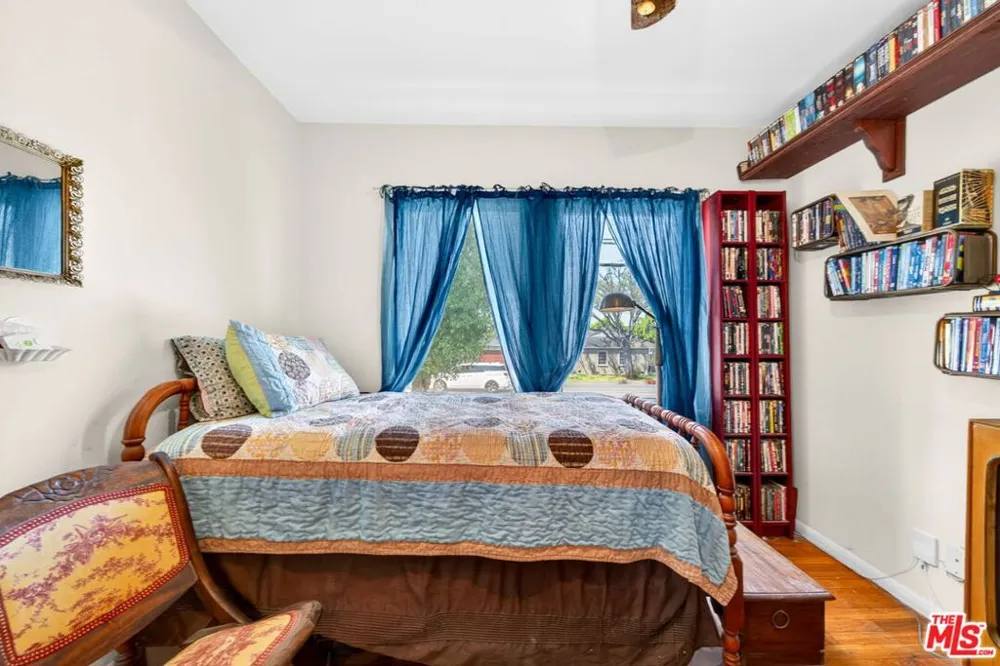 10796 Galvin Street Culver City, CA 90230