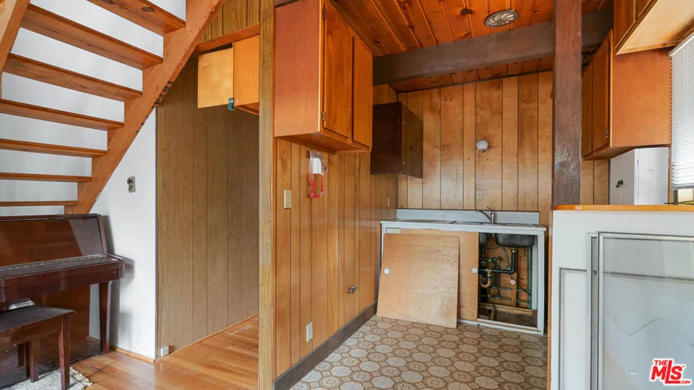 834 Victoria Lane Sugarloaf, CA 92386