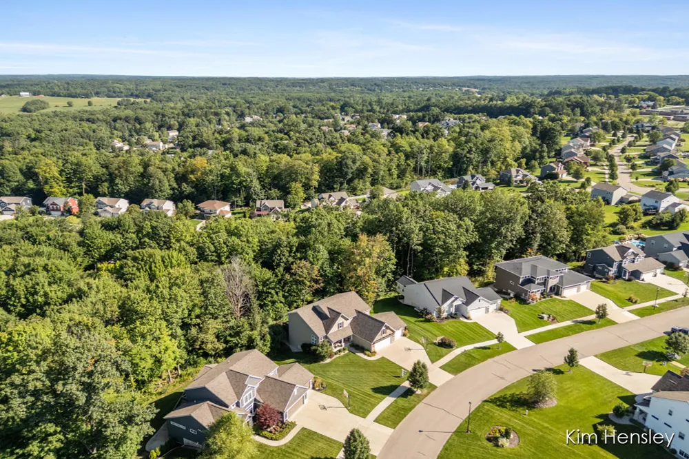 9413 Sunset Ridge Drive NE Rockford, MI 49341