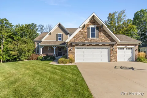 9413 Sunset Ridge Drive NE