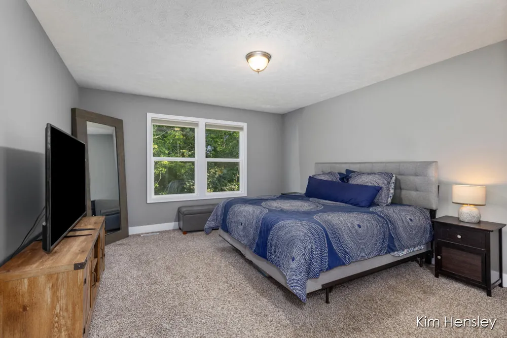 9413 Sunset Ridge Drive NE Rockford, MI 49341
