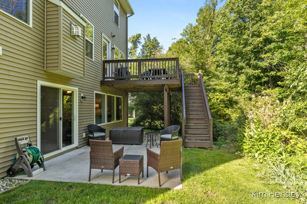 9413 Sunset Ridge Drive NE Rockford, MI 49341