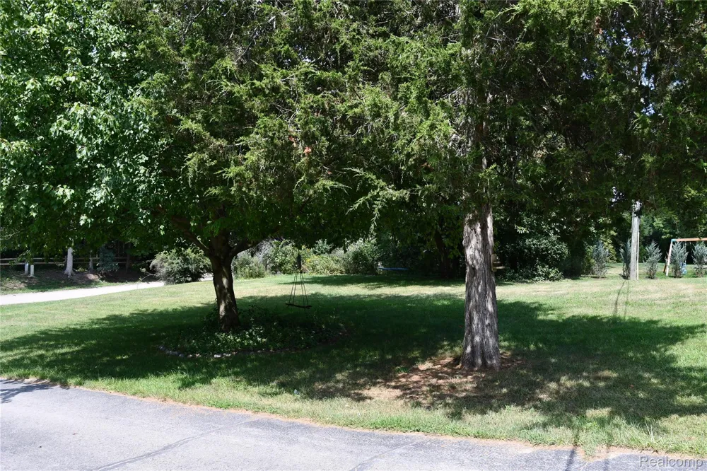 9039 Peer Road Green Oak Township, MI 48178