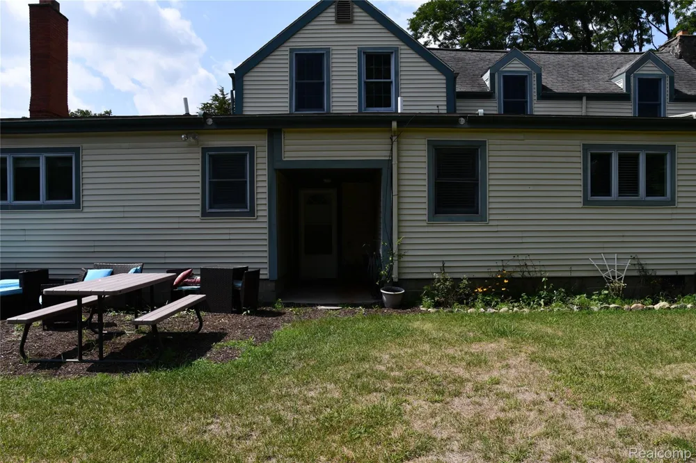 9039 Peer Road Green Oak Township, MI 48178