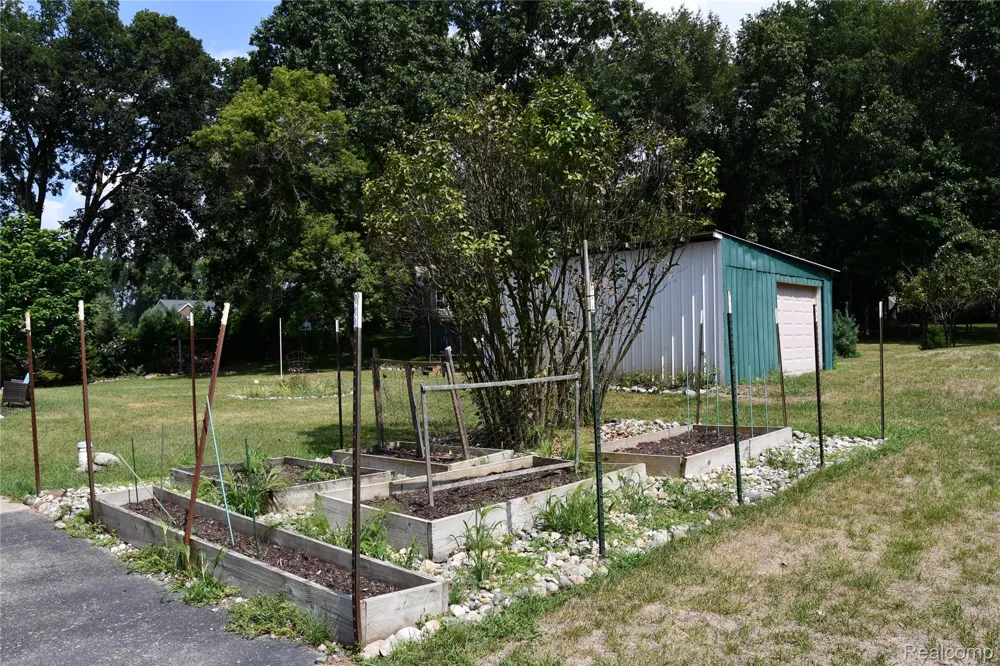 9039 Peer Road Green Oak Township, MI 48178