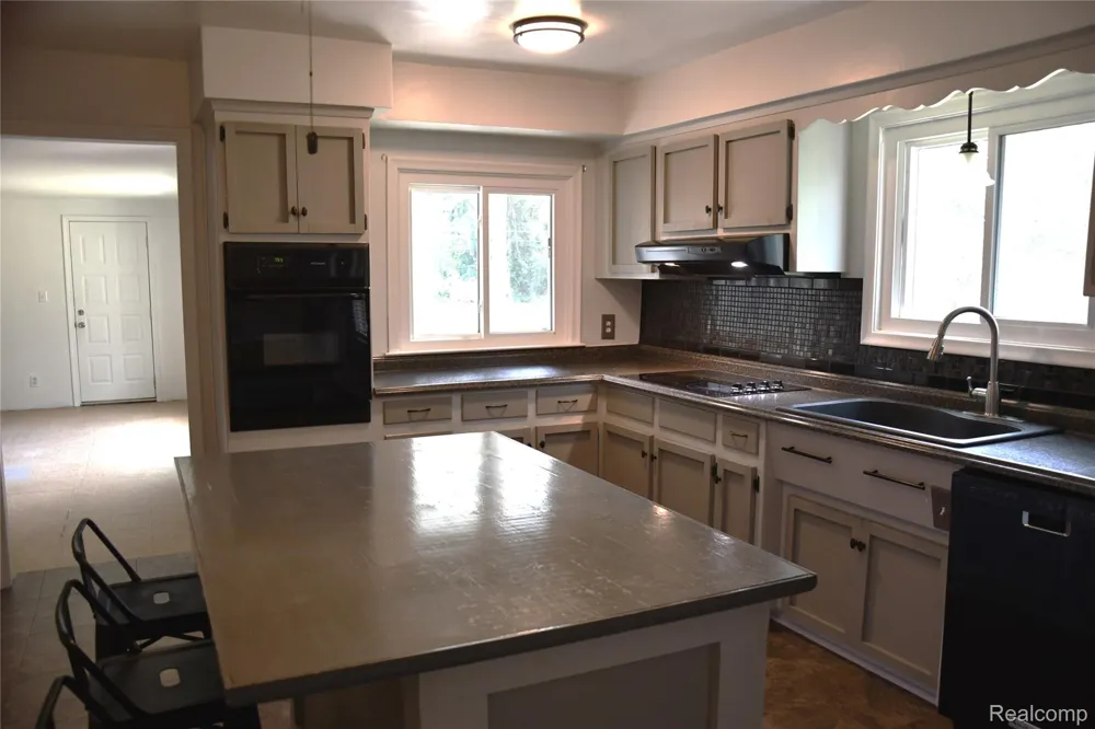 9039 Peer Road Green Oak Township, MI 48178