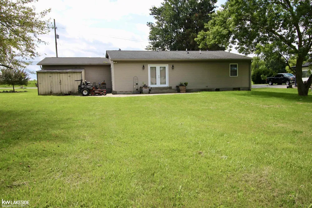 21181 24 Mile Road Macomb Township, MI 48042