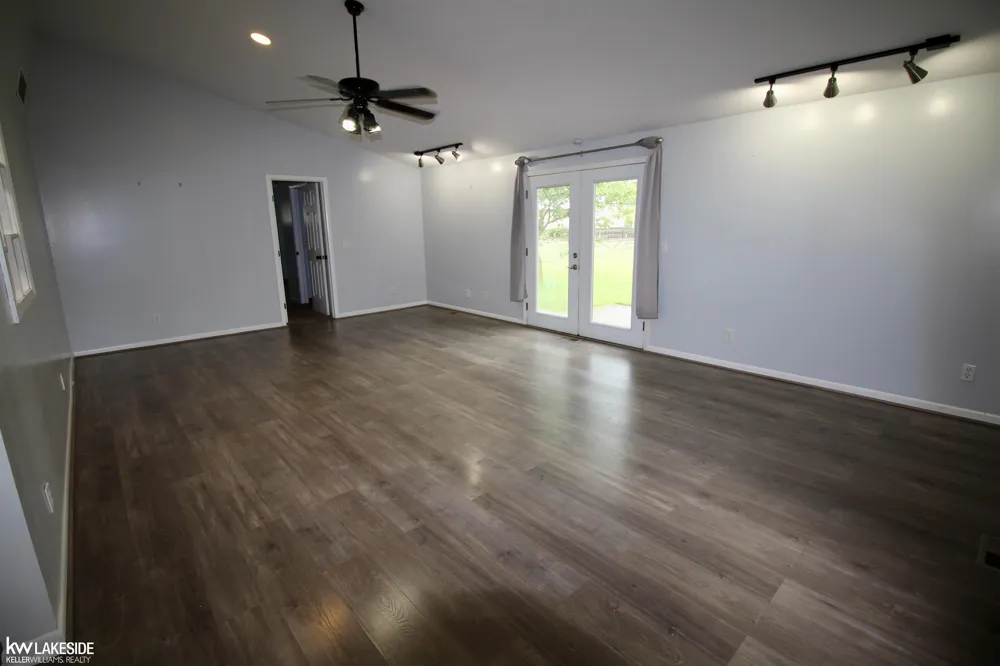 21181 24 Mile Road Macomb Township, MI 48042