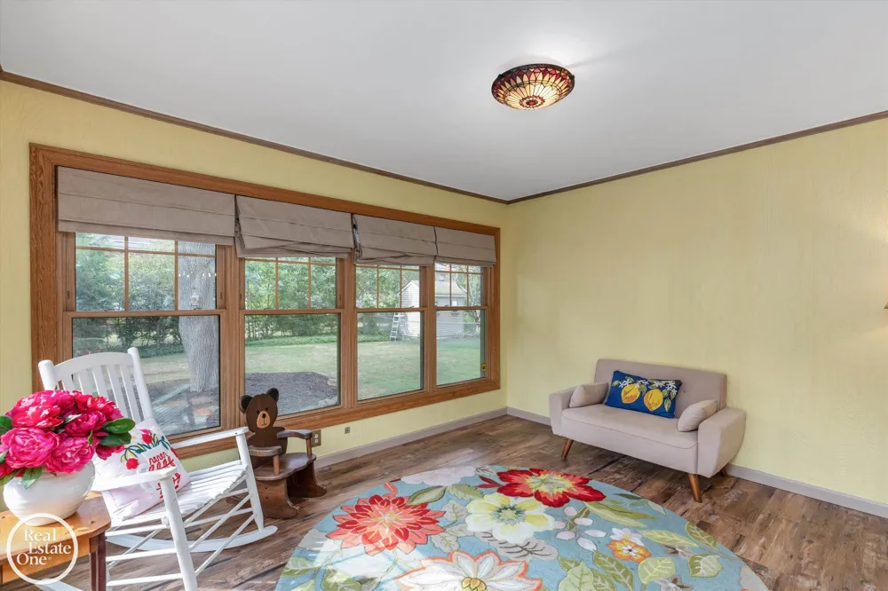 715 S Renaud Road Grosse Pointe Woods City, MI 48236