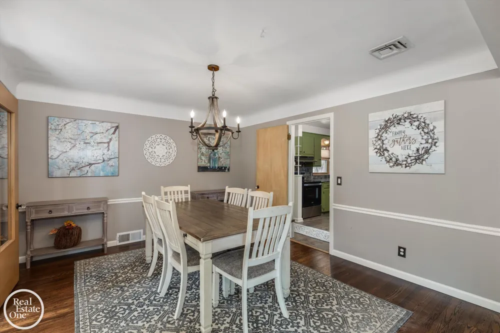 715 S Renaud Road Grosse Pointe Woods City, MI 48236