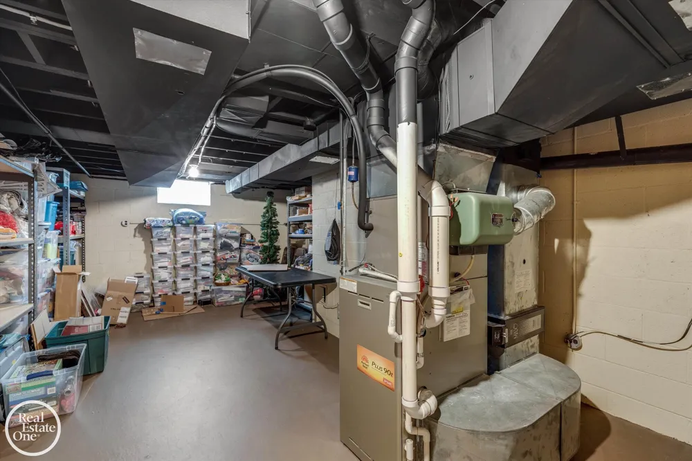 715 S Renaud Road Grosse Pointe Woods City, MI 48236