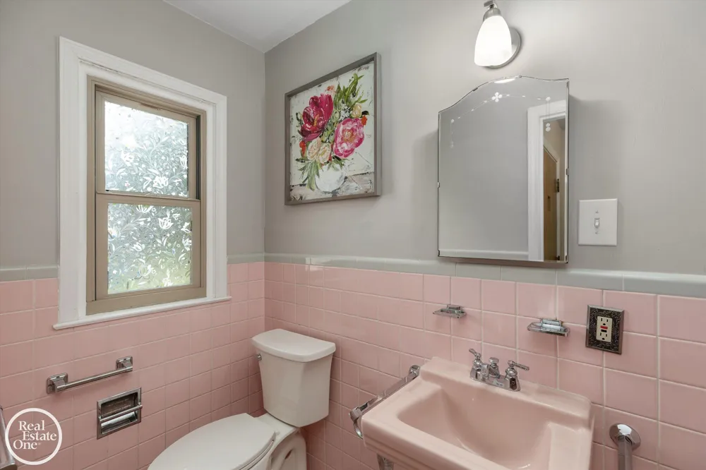 715 S Renaud Road Grosse Pointe Woods City, MI 48236