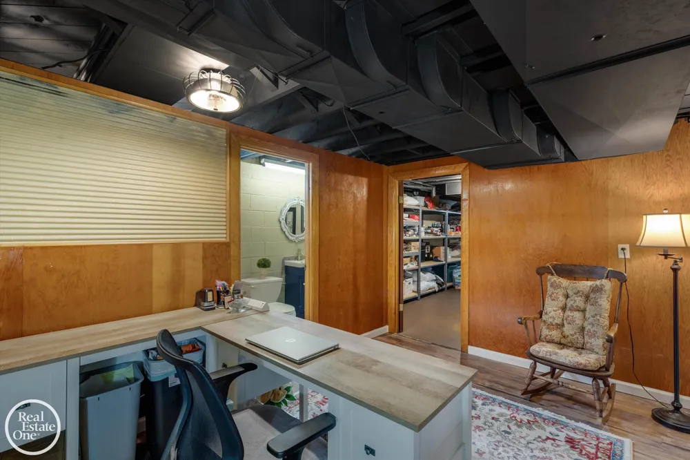 715 S Renaud Road Grosse Pointe Woods City, MI 48236