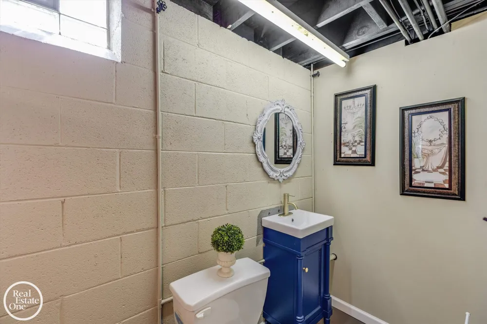 715 S Renaud Road Grosse Pointe Woods City, MI 48236
