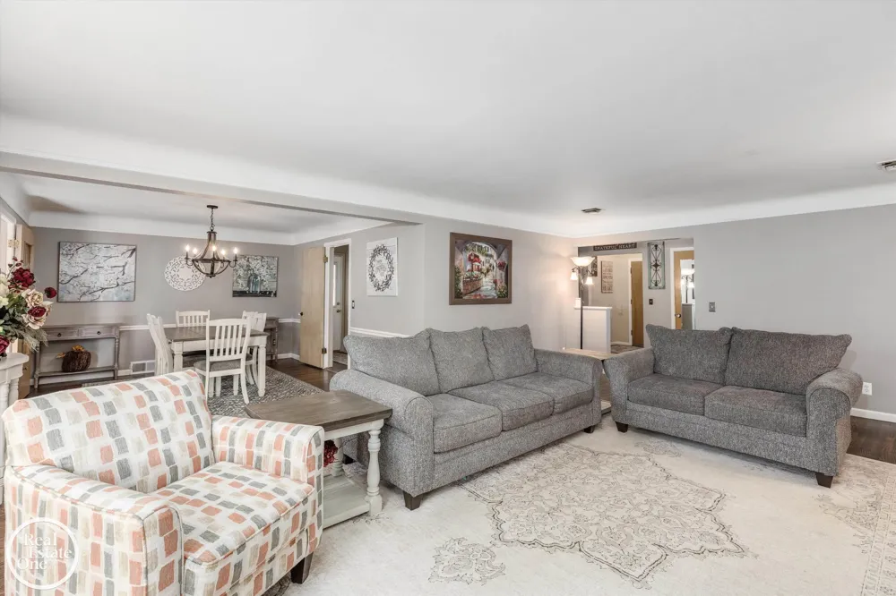 715 S Renaud Road Grosse Pointe Woods City, MI 48236