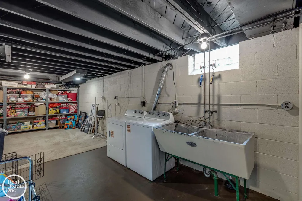 715 S Renaud Road Grosse Pointe Woods City, MI 48236