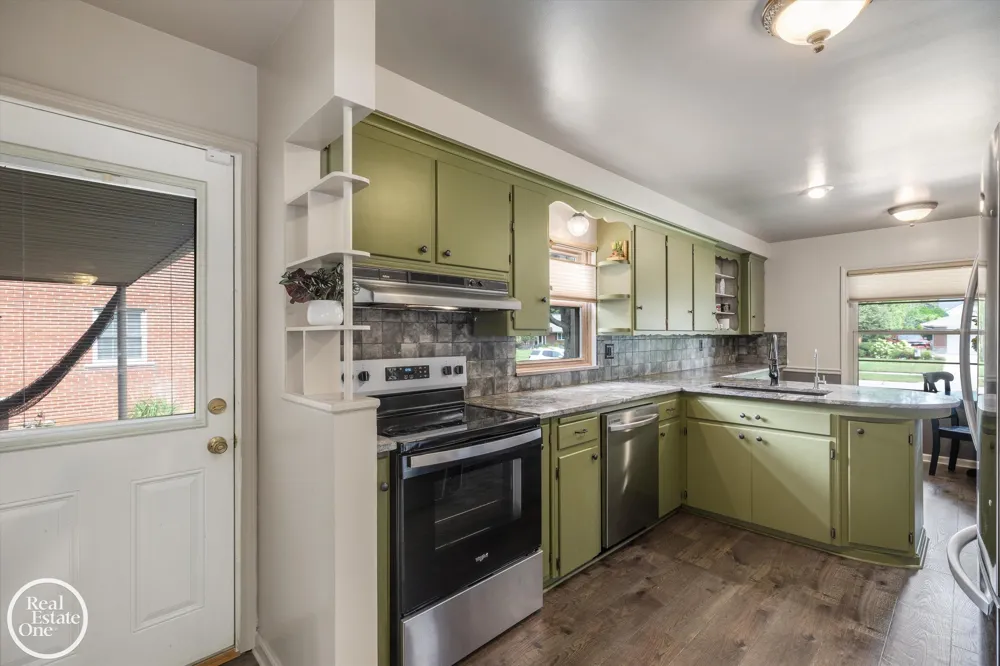 715 S Renaud Road Grosse Pointe Woods City, MI 48236