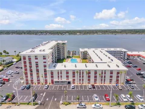2711 HALIFAX AVENUE #372