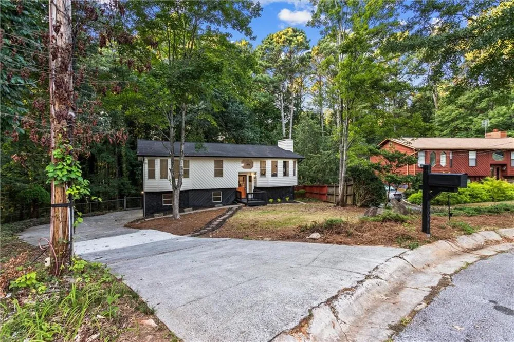 3044 Jami Ct Snellville, GA 30039